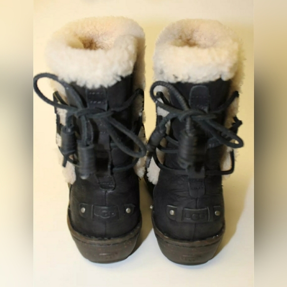 NEW UGG Akadia Womens Size 8 39 Black Leather Shearling Back Lace Up Boots 10077 - Picture 8 of 10